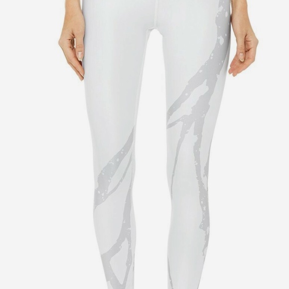 ALO Airlift 7/8 Leggings - White Zuma - Picture 2 of 4